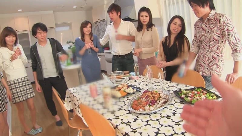 【闇落ち40歳主婦の記録】これもコンプラ違反！？不純異性交流パーティを主催した40歳結婚15年ムスコ3人の主婦、意中のセ…