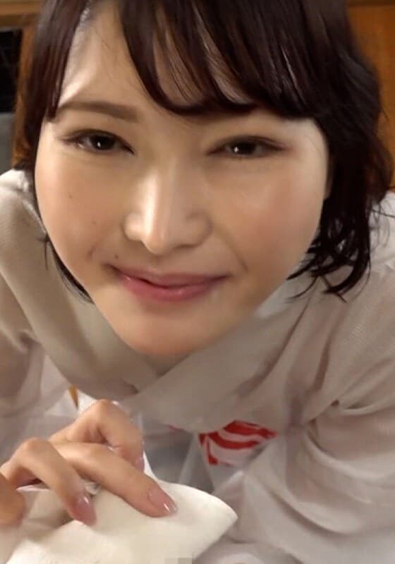 妖しい眼差しで即尺ソクヌキしてくれる美熟女高級ソープ！至高のおもてなしで勃起しっぱなしの極楽エロ体験！