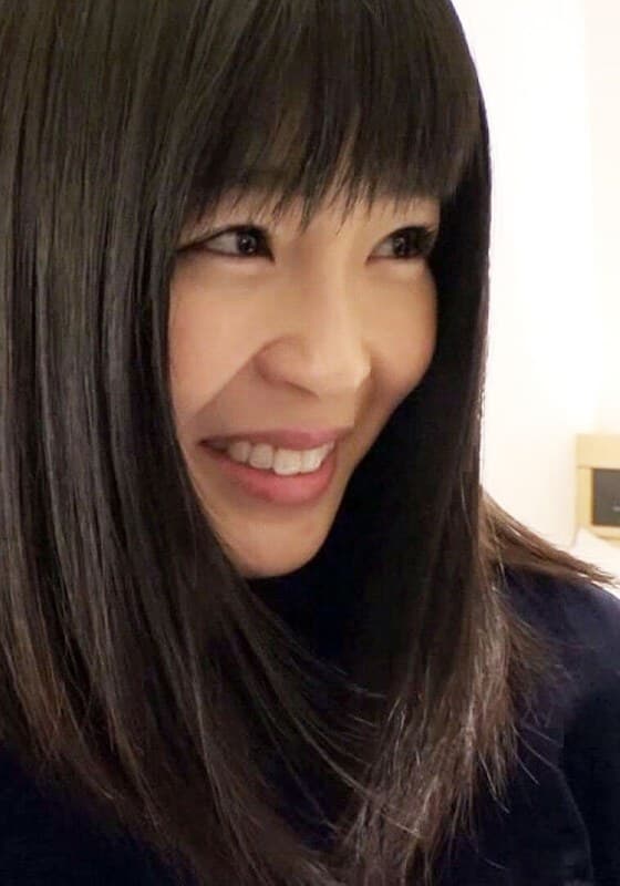年に数度のセックスじゃ我慢できない黒髪清楚奥様。電マの振動がヤリマン最強属性にレベルアップ。挿入ではガッチリ脚ホールドで…