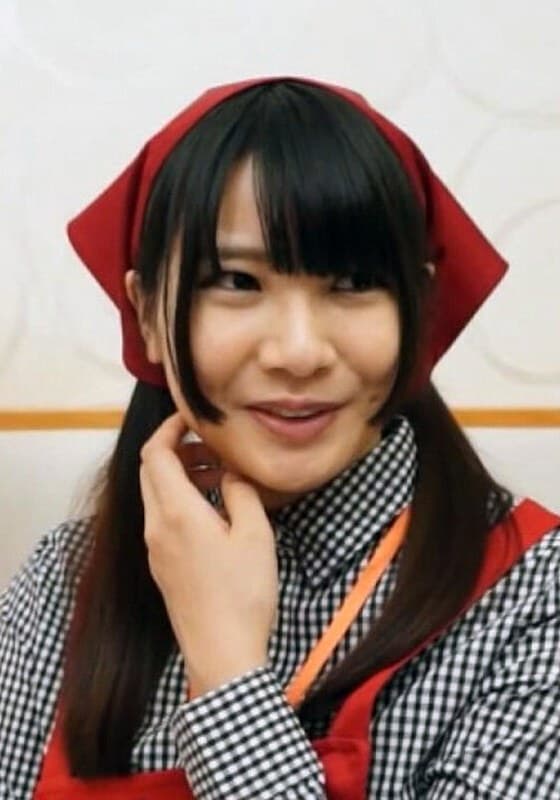この地味な奥様、旦那がギャンブルクズで人生悲しくなっているという。そんな奥様救済セックスの撮影を…。地味だった奥様がスト…