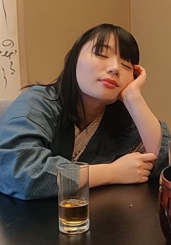 旅行先で心も身体も大解放！旅館のお部屋で浴衣も乱れる4Pセックス！