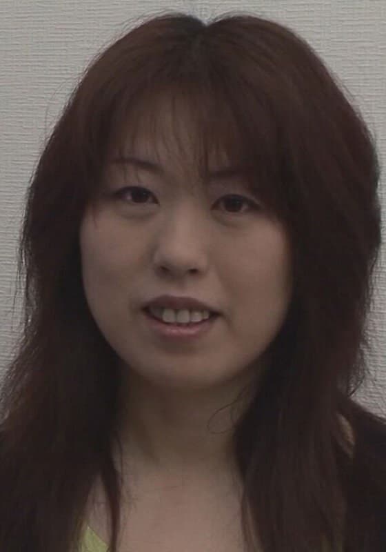 笑顔が可愛い童顔奥様！旦那が構ってくれない寂しさに耐え切れずAV出演！そんなイケナイ奥様にはガンガンSEXであつ～い精液…
